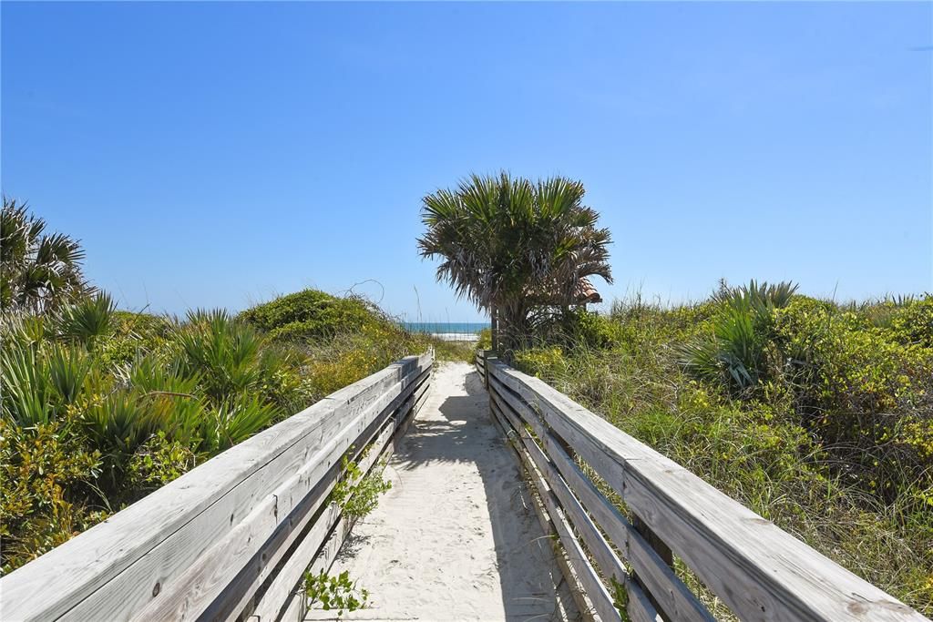 For Sale: $1,215,000 (3 beds, 2 baths, 2110 Square Feet)