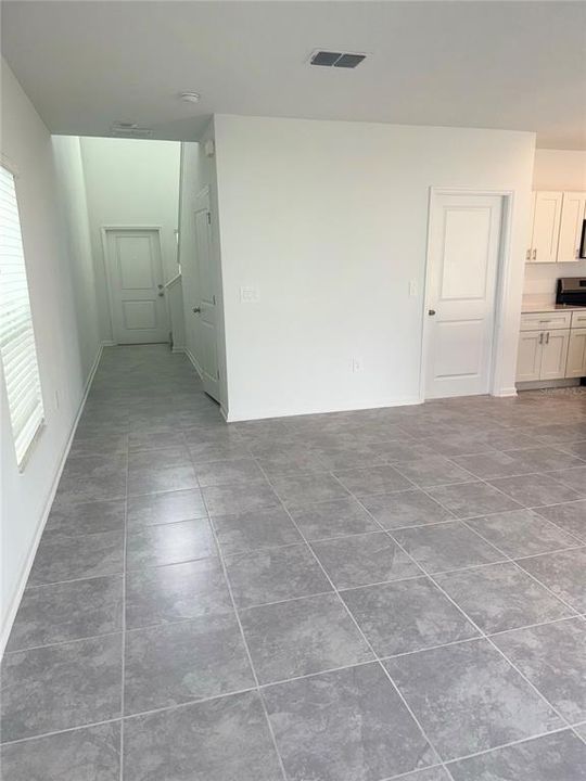 For Sale: $325,000 (4 beds, 2 baths, 1900 Square Feet)