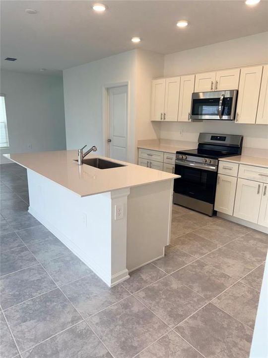 For Sale: $325,000 (4 beds, 2 baths, 1900 Square Feet)