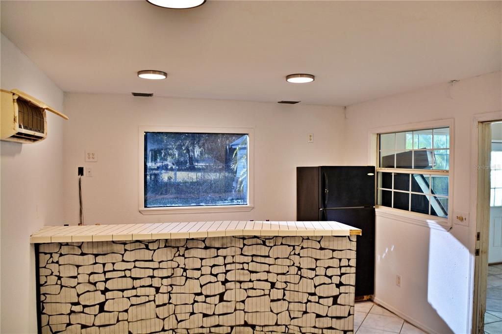 待售: $275,000 (3 贝兹, 2 浴室, 2006 平方英尺)