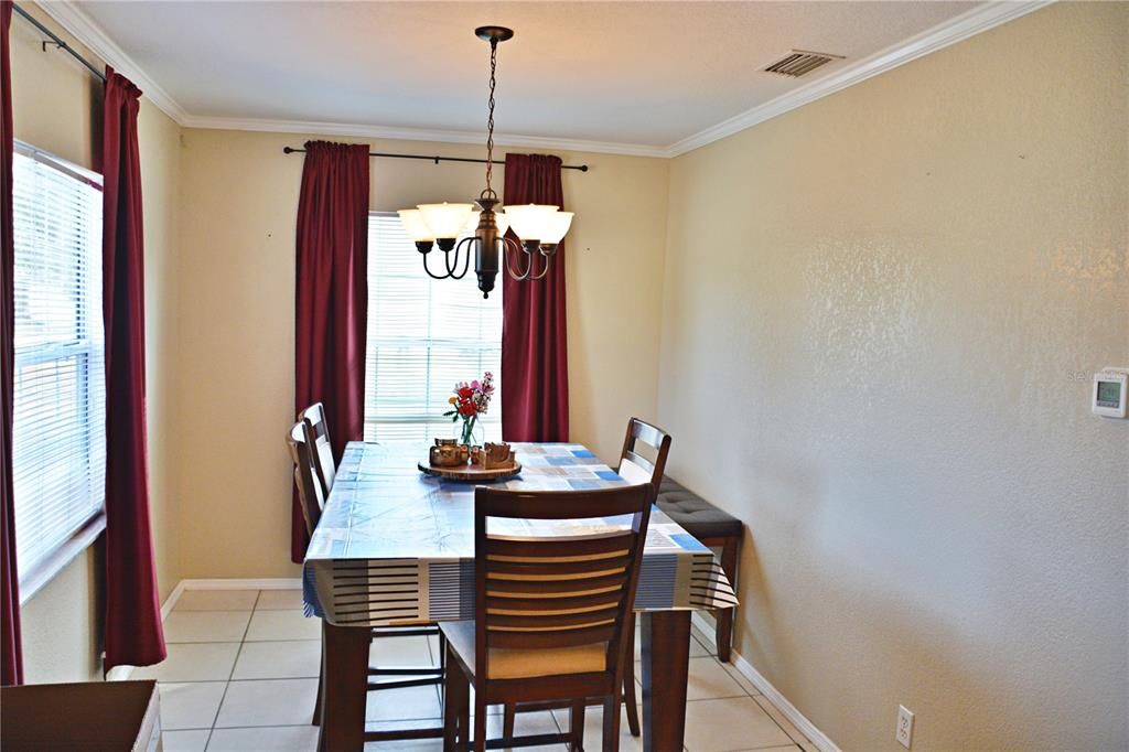 待售: $275,000 (3 贝兹, 2 浴室, 2006 平方英尺)