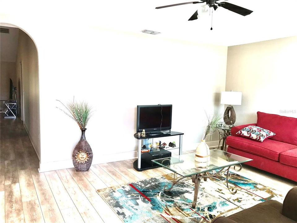 На продажу: $355,000 (3 спален, 2 ванн, 1862 Квадратных фут)