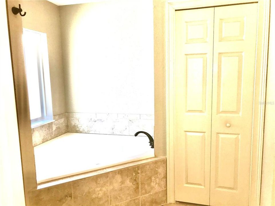 На продажу: $355,000 (3 спален, 2 ванн, 1862 Квадратных фут)