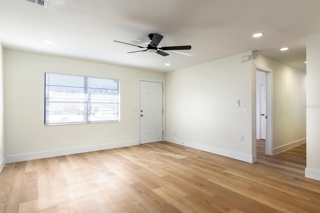 待售: $314,990 (3 贝兹, 2 浴室, 1026 平方英尺)