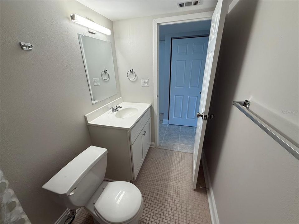 For Rent: $1,250 (1 beds, 1 baths, 747 Square Feet)