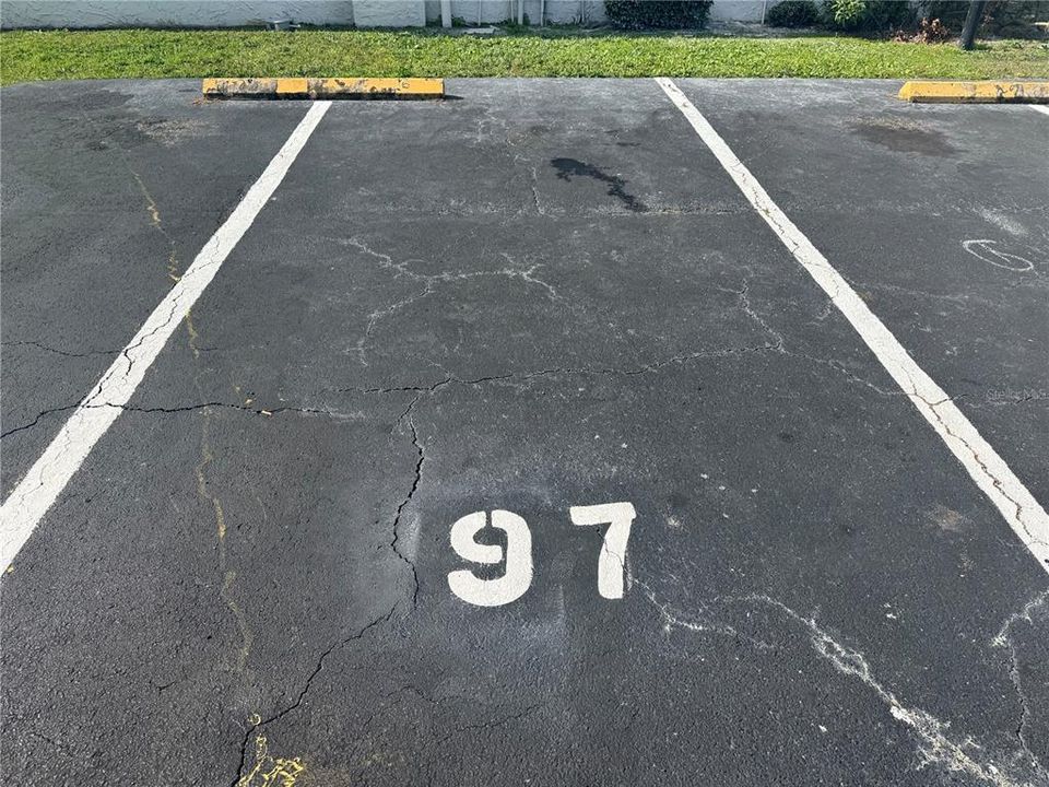 For Rent: $1,250 (1 beds, 1 baths, 747 Square Feet)