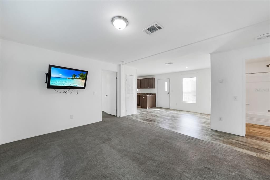 待售: $225,000 (3 贝兹, 2 浴室, 1248 平方英尺)