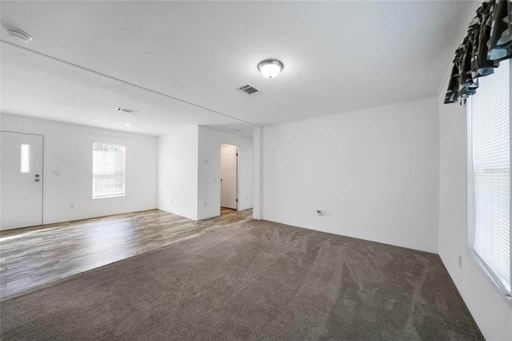 待售: $225,000 (3 贝兹, 2 浴室, 1248 平方英尺)