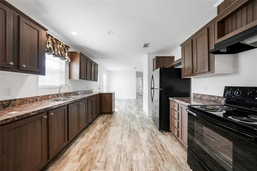 待售: $225,000 (3 贝兹, 2 浴室, 1248 平方英尺)