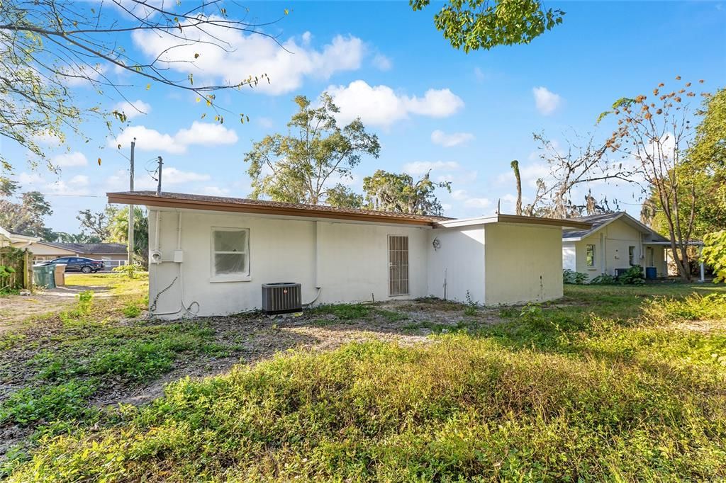 На продажу: $225,000 (4 спален, 2 ванн, 1040 Квадратных фут)