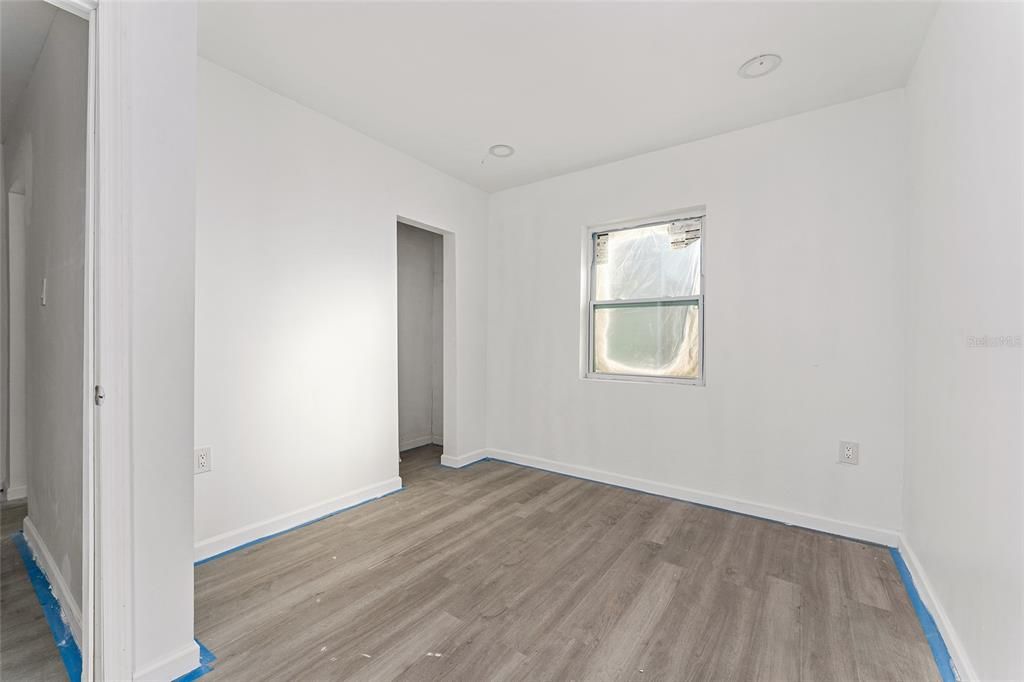 На продажу: $225,000 (4 спален, 2 ванн, 1040 Квадратных фут)