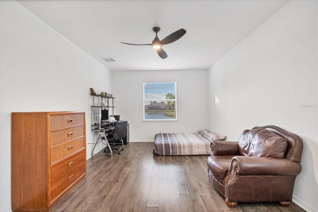 For Sale: $375,000 (3 beds, 2 baths, 1551 Square Feet)