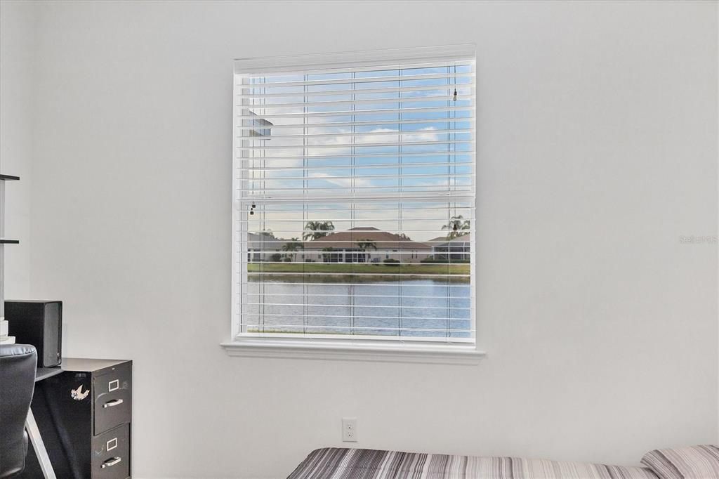 For Sale: $375,000 (3 beds, 2 baths, 1551 Square Feet)