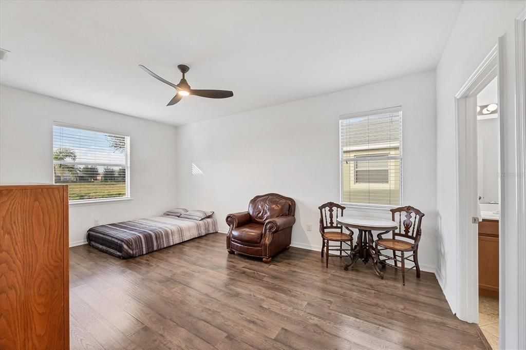 For Sale: $375,000 (3 beds, 2 baths, 1551 Square Feet)