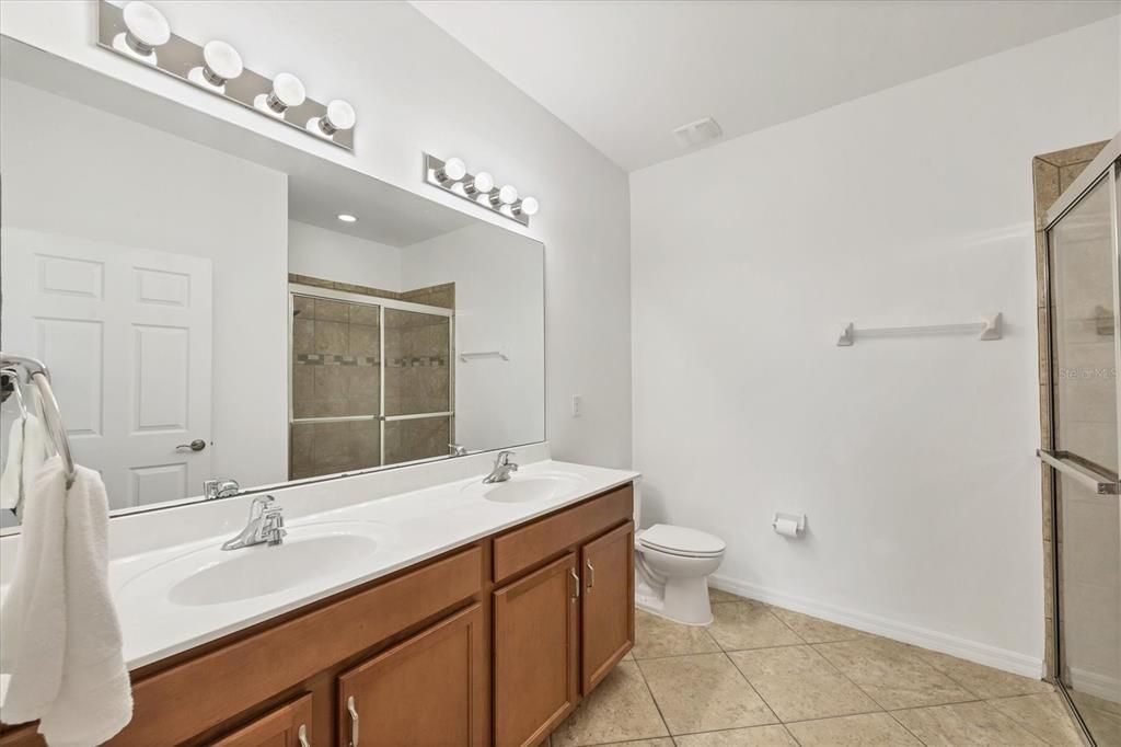 For Sale: $375,000 (3 beds, 2 baths, 1551 Square Feet)