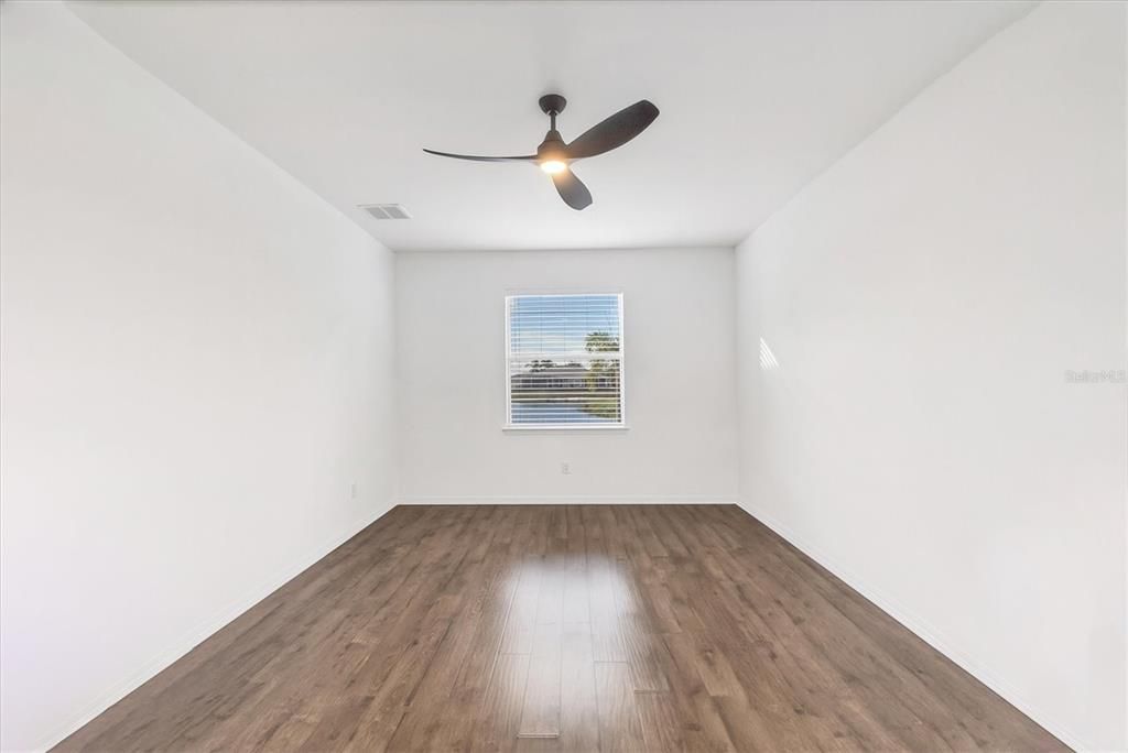 For Sale: $375,000 (3 beds, 2 baths, 1551 Square Feet)