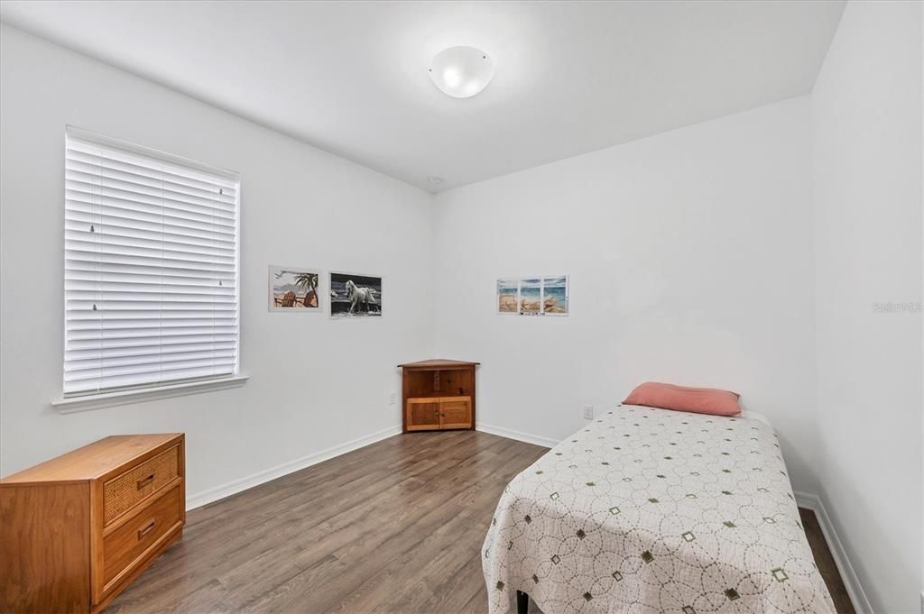 For Sale: $375,000 (3 beds, 2 baths, 1551 Square Feet)