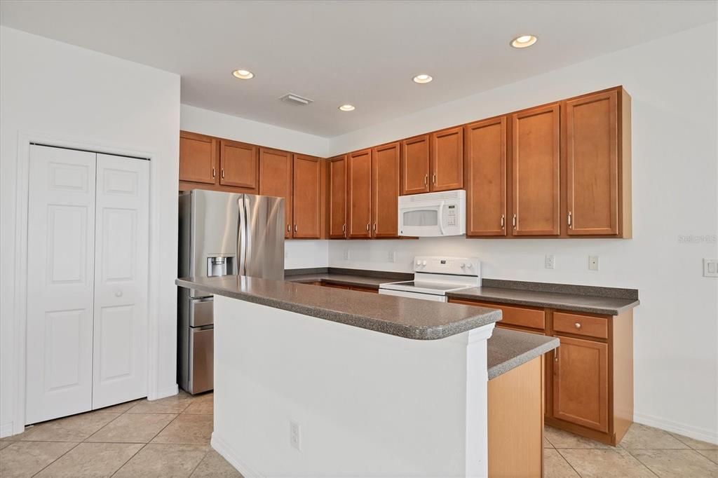 For Sale: $375,000 (3 beds, 2 baths, 1551 Square Feet)