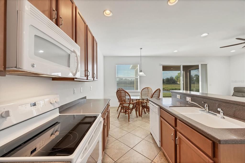 For Sale: $375,000 (3 beds, 2 baths, 1551 Square Feet)