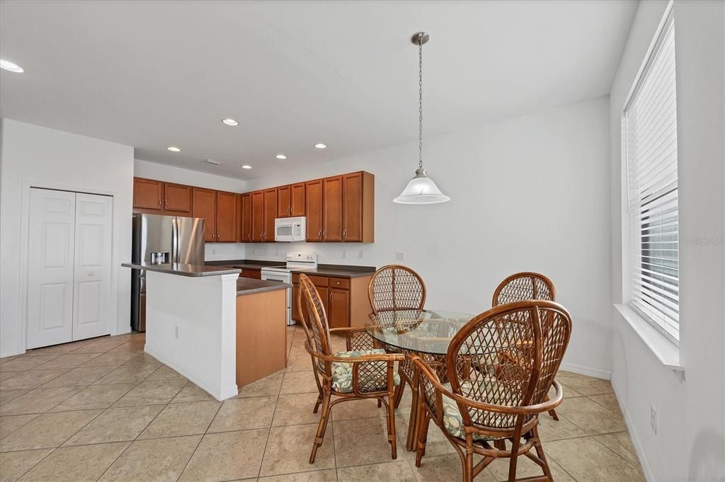 For Sale: $375,000 (3 beds, 2 baths, 1551 Square Feet)