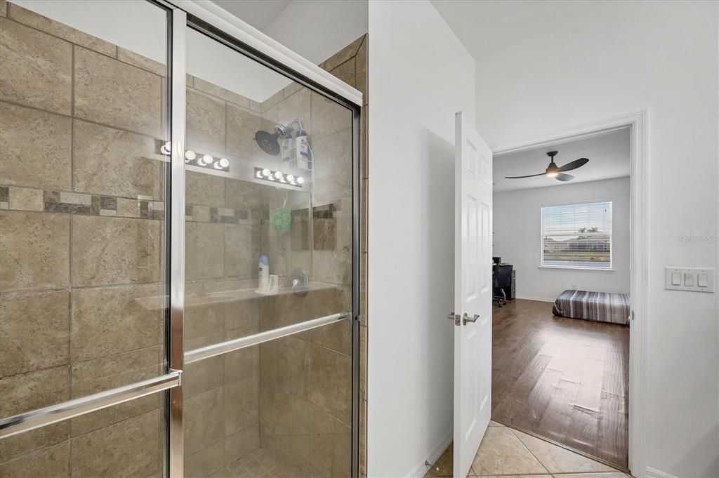 For Sale: $375,000 (3 beds, 2 baths, 1551 Square Feet)