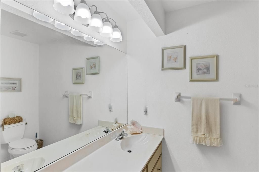 For Sale: $539,900 (3 beds, 2 baths, 2024 Square Feet)