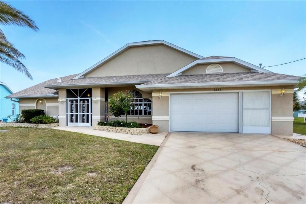 For Sale: $539,900 (3 beds, 2 baths, 2024 Square Feet)