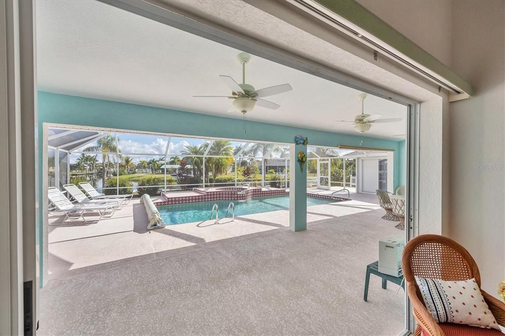 For Sale: $539,900 (3 beds, 2 baths, 2024 Square Feet)