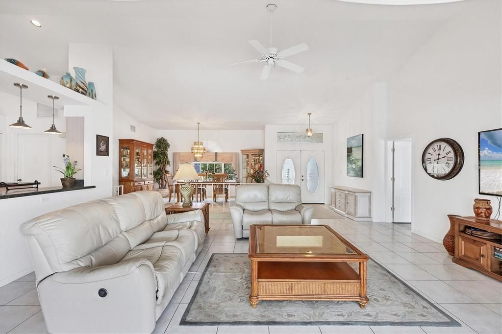 For Sale: $539,900 (3 beds, 2 baths, 2024 Square Feet)