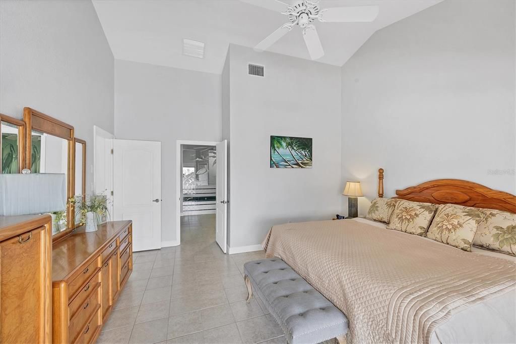 For Sale: $539,900 (3 beds, 2 baths, 2024 Square Feet)