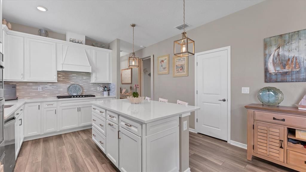 For Sale: $396,000 (2 beds, 2 baths, 1400 Square Feet)