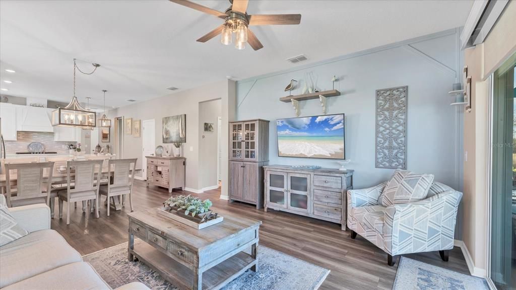 For Sale: $396,000 (2 beds, 2 baths, 1400 Square Feet)