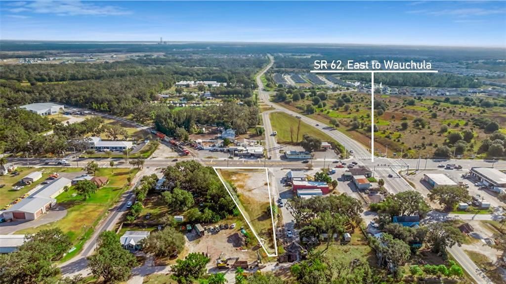 На продажу: $1,200,000 (0.67 acres)