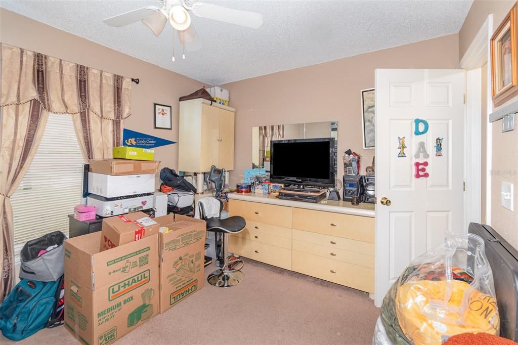 En Venta: $280,000 (3 camas, 2 baños, 1330 Pies cuadrados)