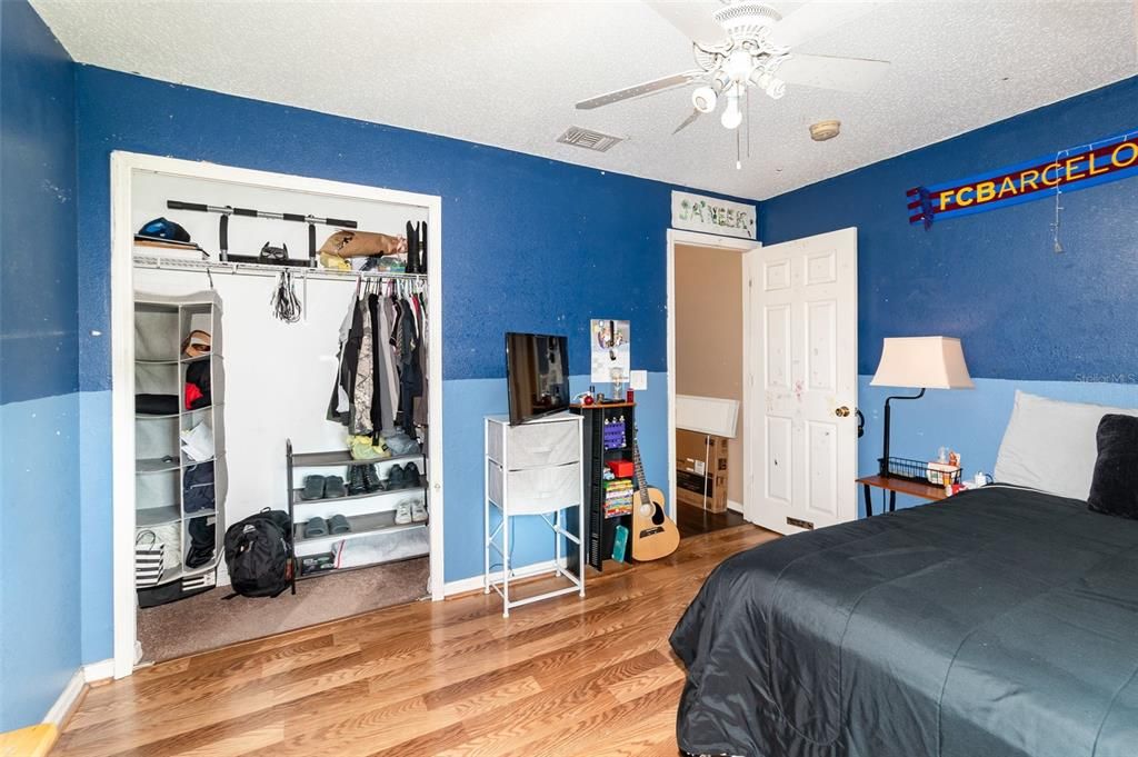 En Venta: $280,000 (3 camas, 2 baños, 1330 Pies cuadrados)