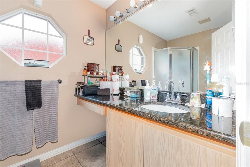 En Venta: $280,000 (3 camas, 2 baños, 1330 Pies cuadrados)