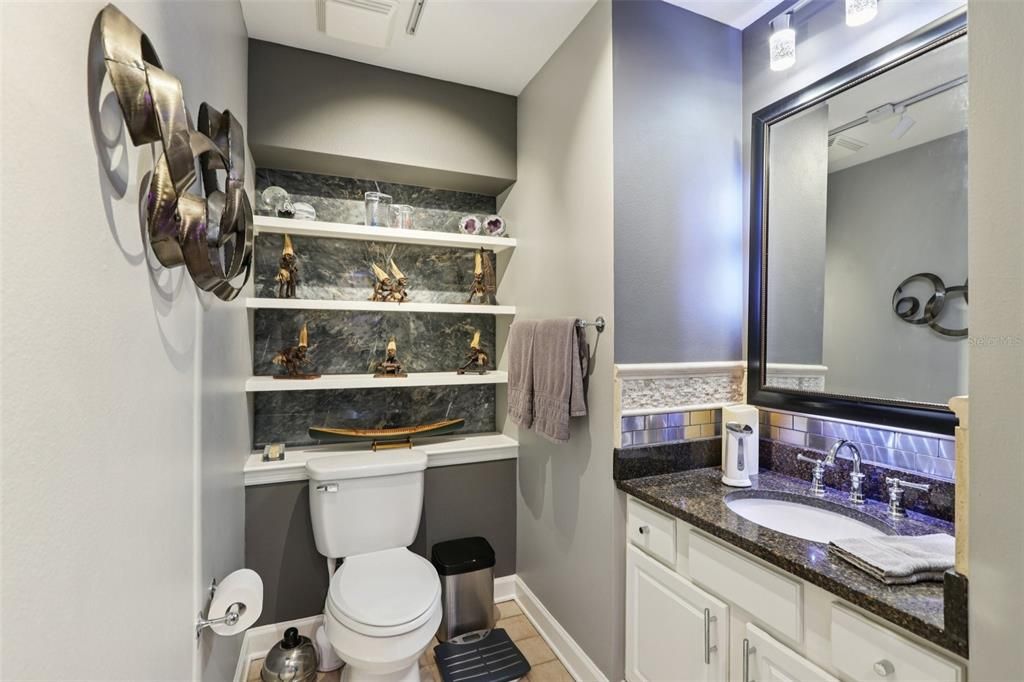 待售: $625,000 (2 贝兹, 2 浴室, 1022 平方英尺)