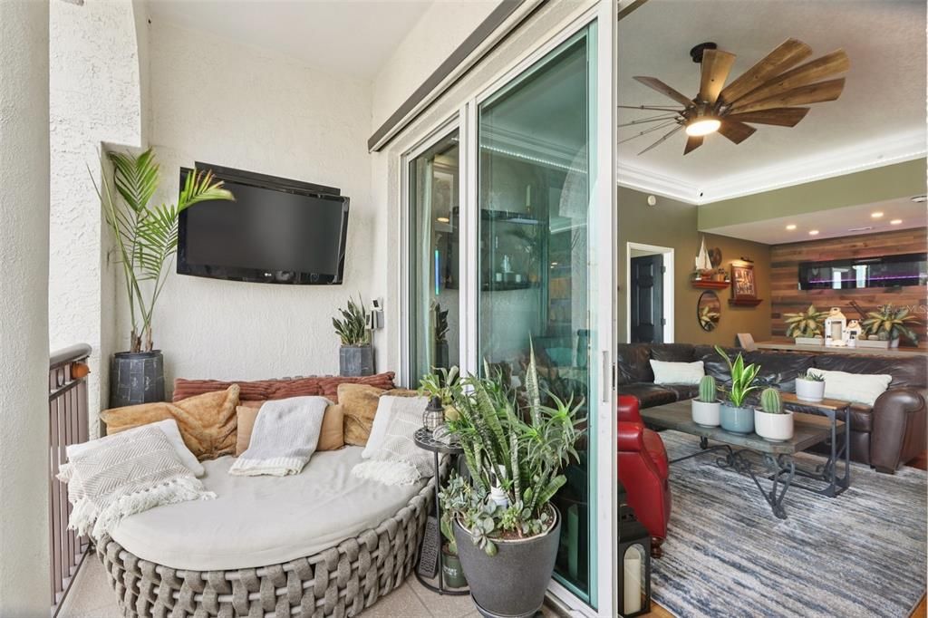 待售: $625,000 (2 贝兹, 2 浴室, 1022 平方英尺)