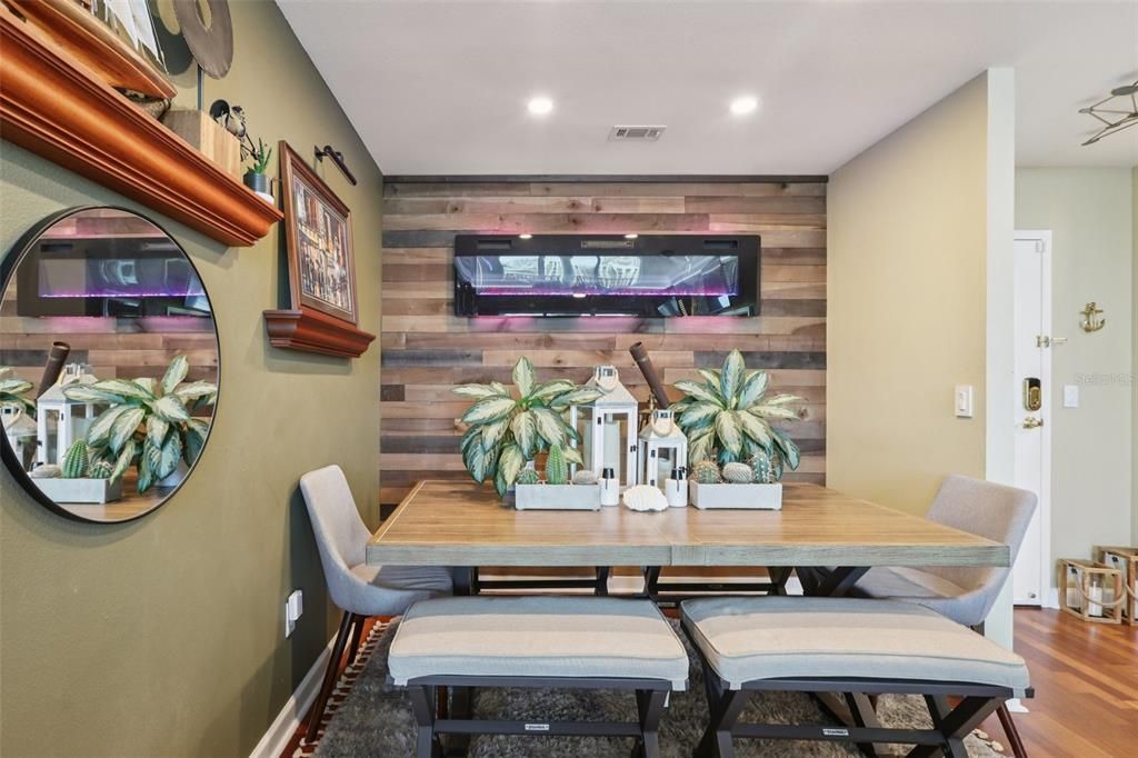 待售: $625,000 (2 贝兹, 2 浴室, 1022 平方英尺)