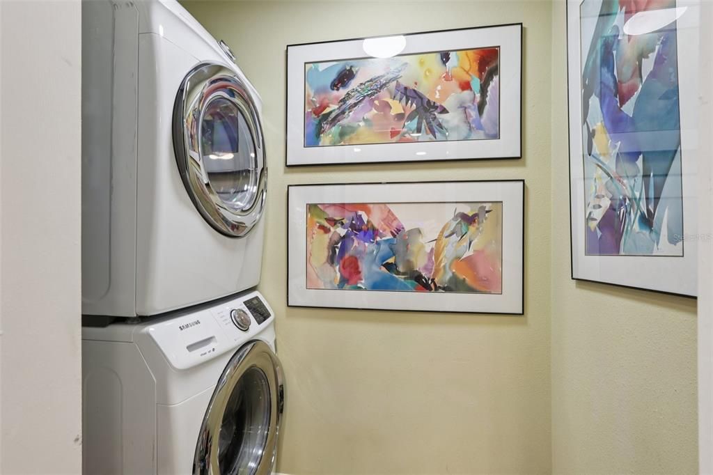 待售: $625,000 (2 贝兹, 2 浴室, 1022 平方英尺)