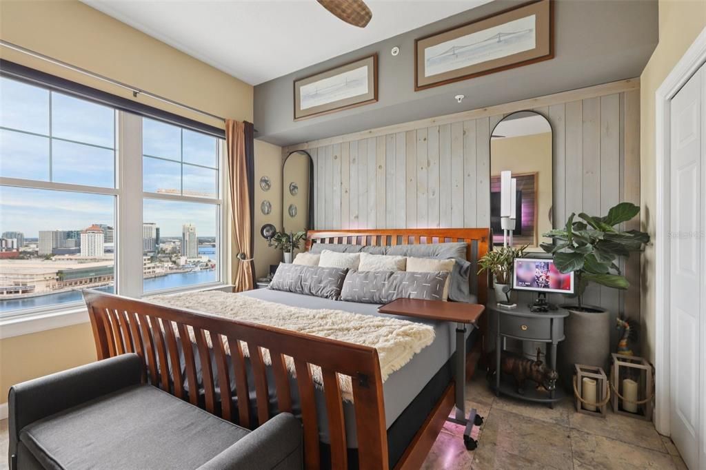 待售: $625,000 (2 贝兹, 2 浴室, 1022 平方英尺)