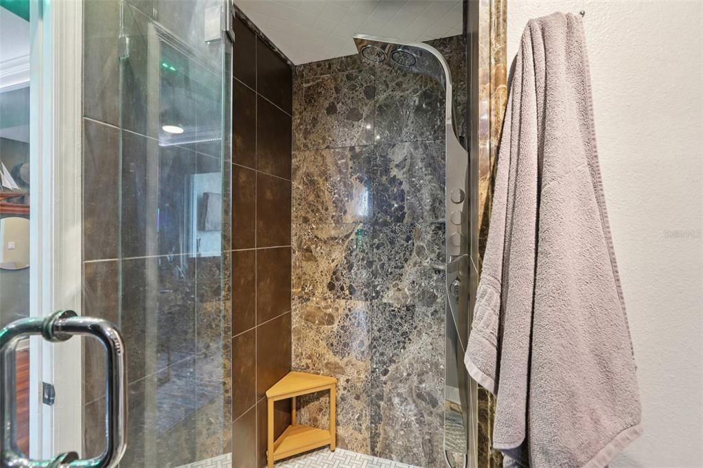 待售: $625,000 (2 贝兹, 2 浴室, 1022 平方英尺)