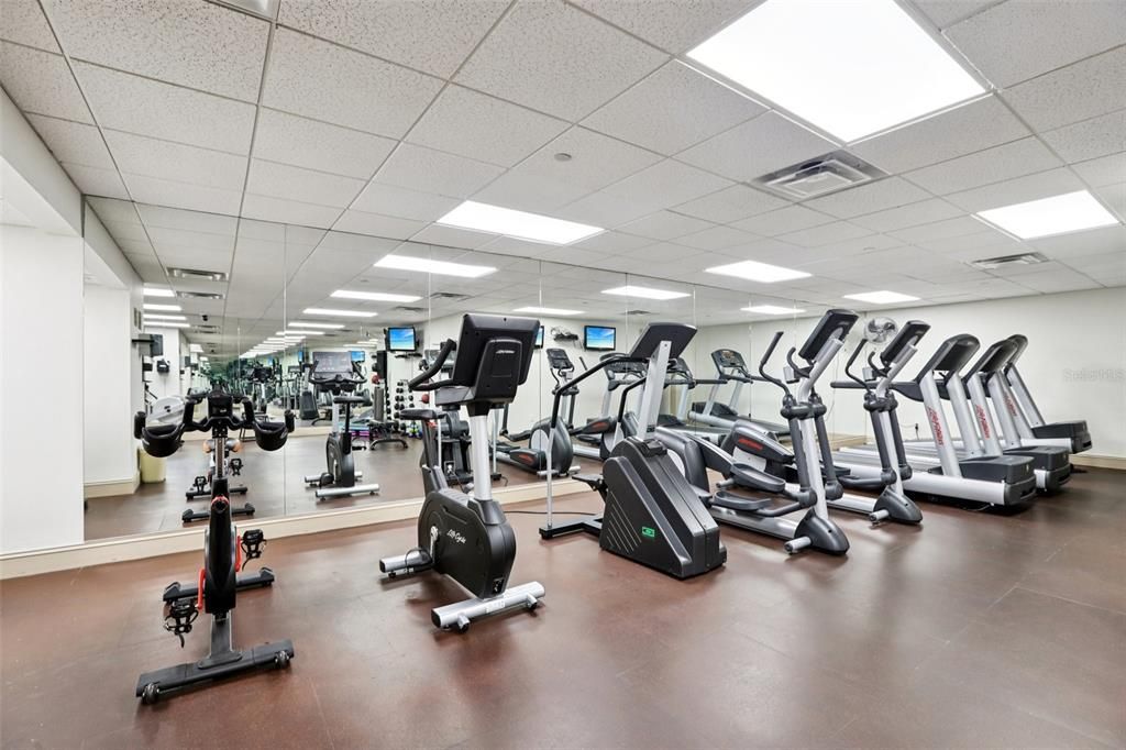 待售: $625,000 (2 贝兹, 2 浴室, 1022 平方英尺)