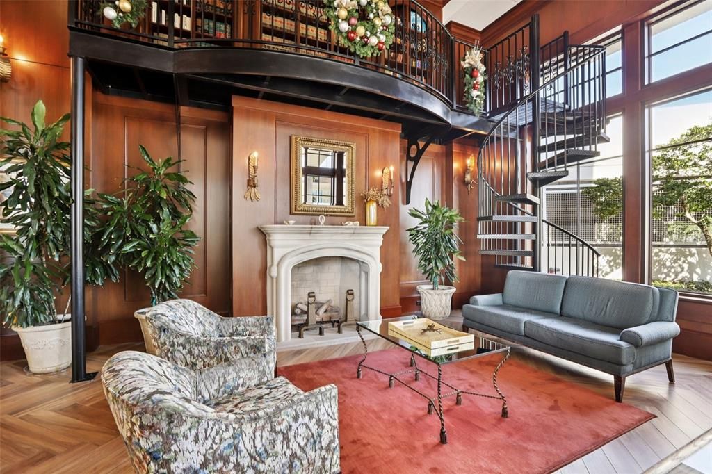 待售: $625,000 (2 贝兹, 2 浴室, 1022 平方英尺)