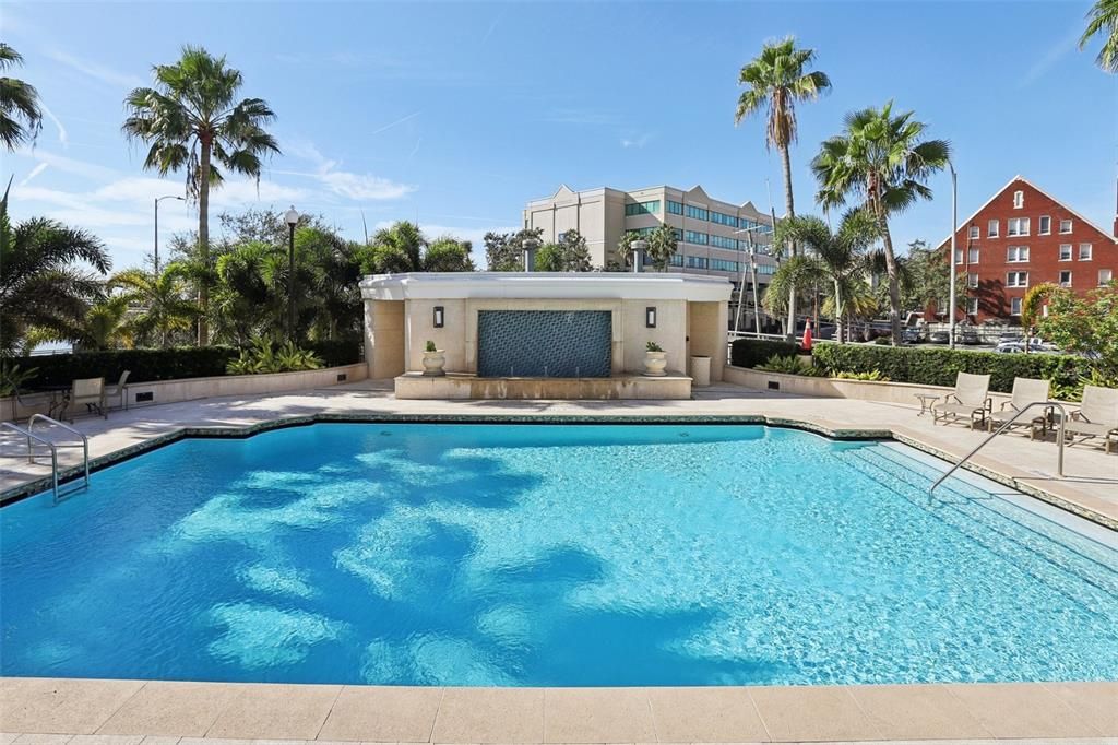 待售: $625,000 (2 贝兹, 2 浴室, 1022 平方英尺)