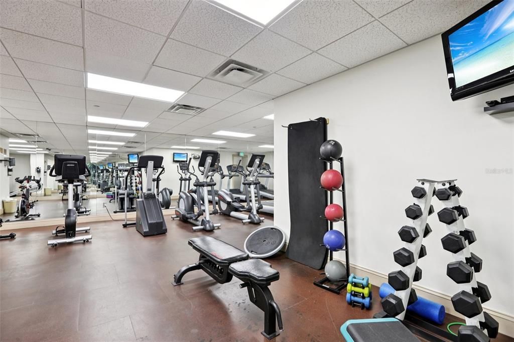 待售: $625,000 (2 贝兹, 2 浴室, 1022 平方英尺)