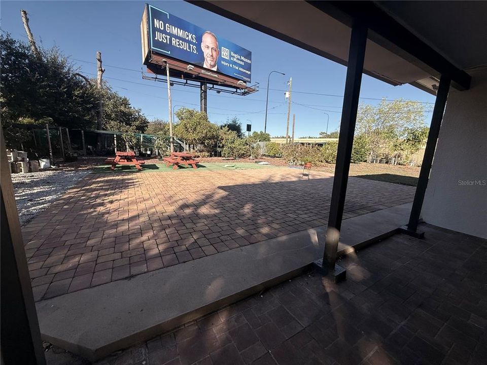 Active With Contract: $2,100 (3 beds, 2 baths, 1060 Square Feet)