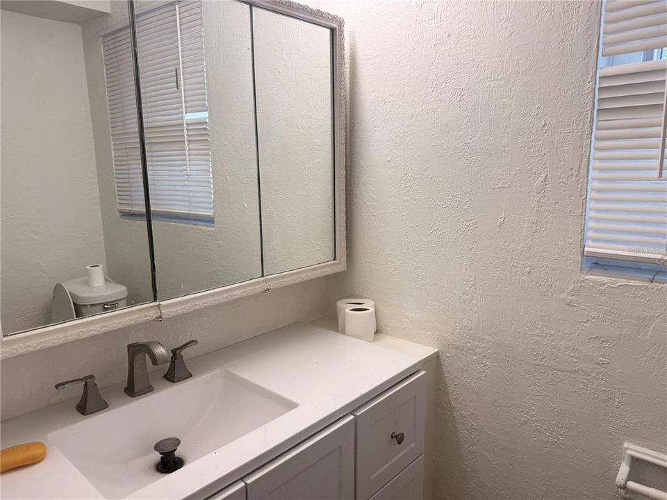 Active With Contract: $2,100 (3 beds, 2 baths, 1060 Square Feet)