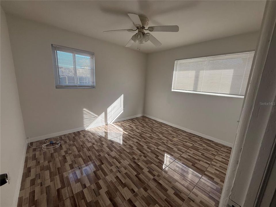 Active With Contract: $2,100 (3 beds, 2 baths, 1060 Square Feet)