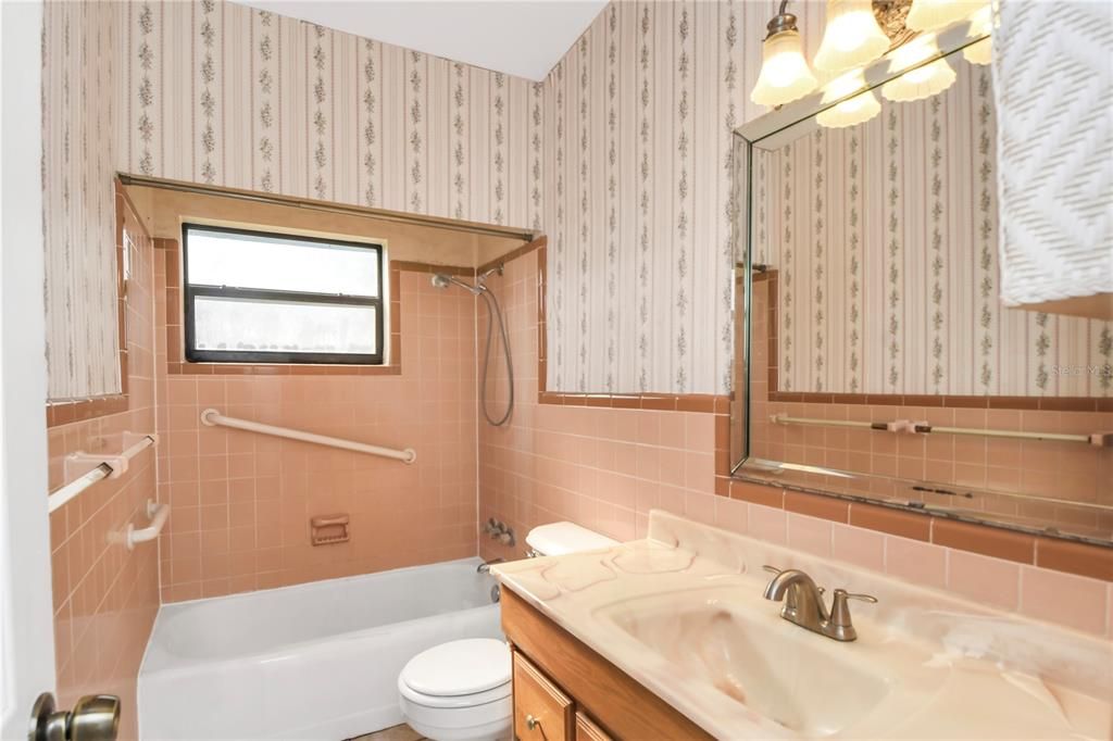 For Sale: $345,000 (3 beds, 2 baths, 1431 Square Feet)